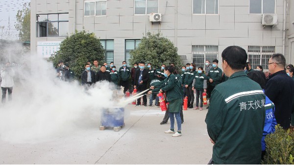 江南在线注册-江南在线注册(中国)
加强安全意识，全体员工进行消防演练